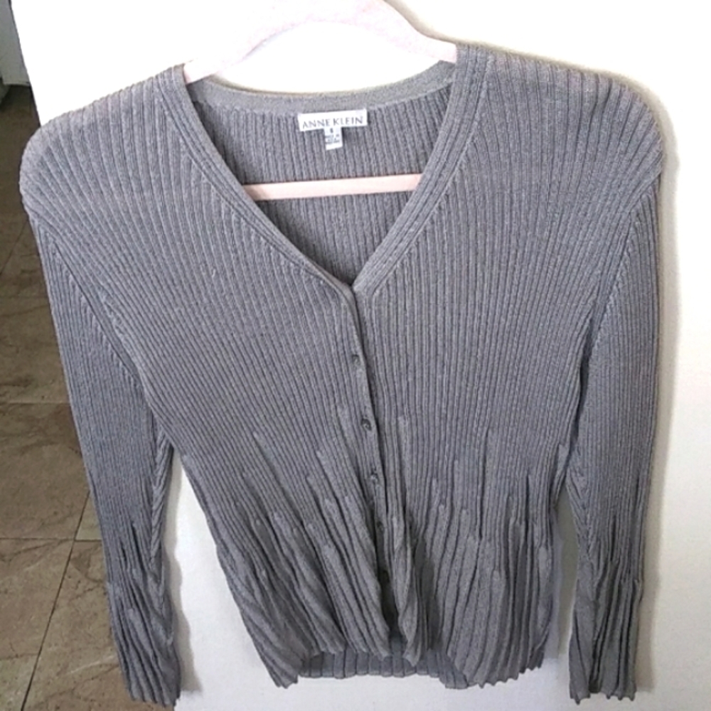 Anne Klein V-NECK CARDIGAN Gray pleated Sweater Size Small.